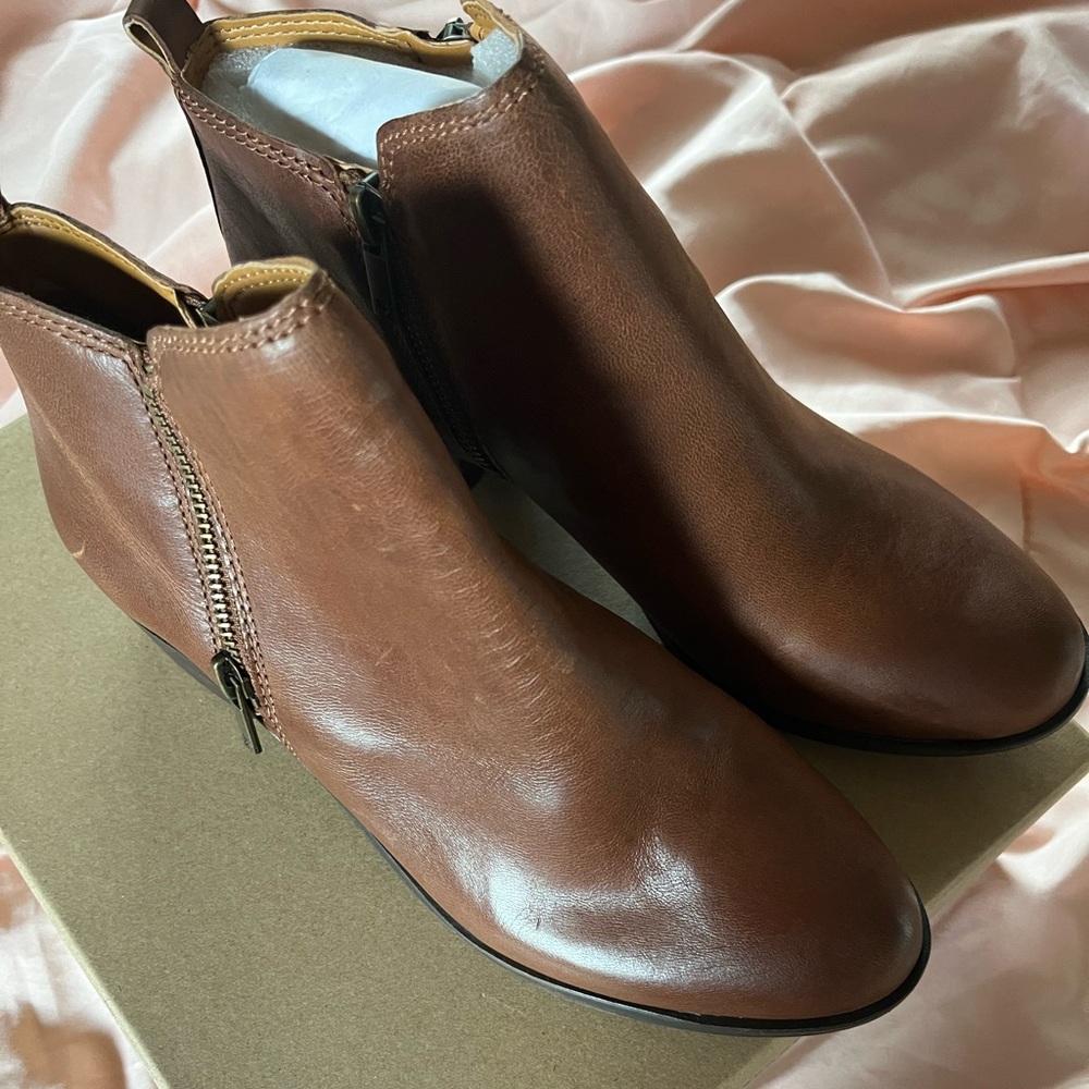 NIB Lucky brand booties - size 9